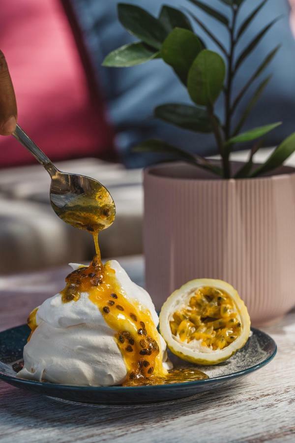 Sea Salt Society Hotel Hikkaduwa Ngoại thất bức ảnh